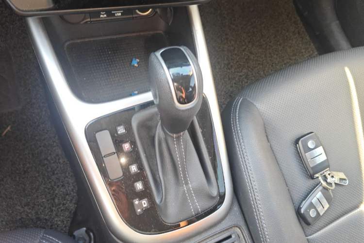 Used Kia KX3 2017 1.6L Automatic Aoya Version Gear Lever
