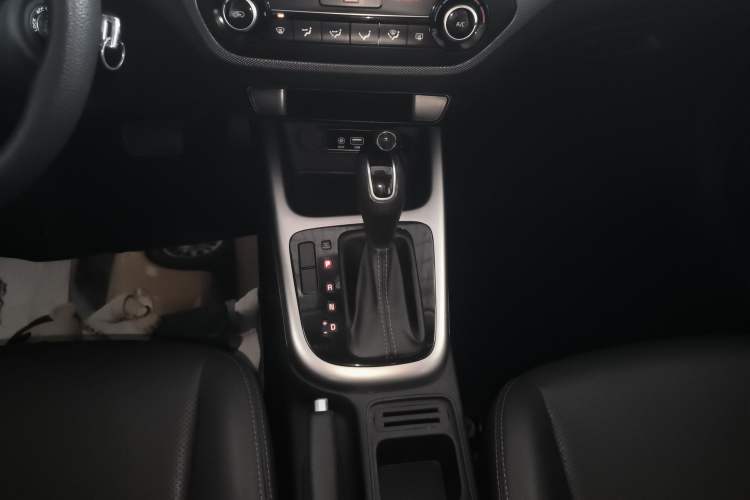 Used Kia KX3 2017 1.6L Automatic Aoya Version Gear Lever