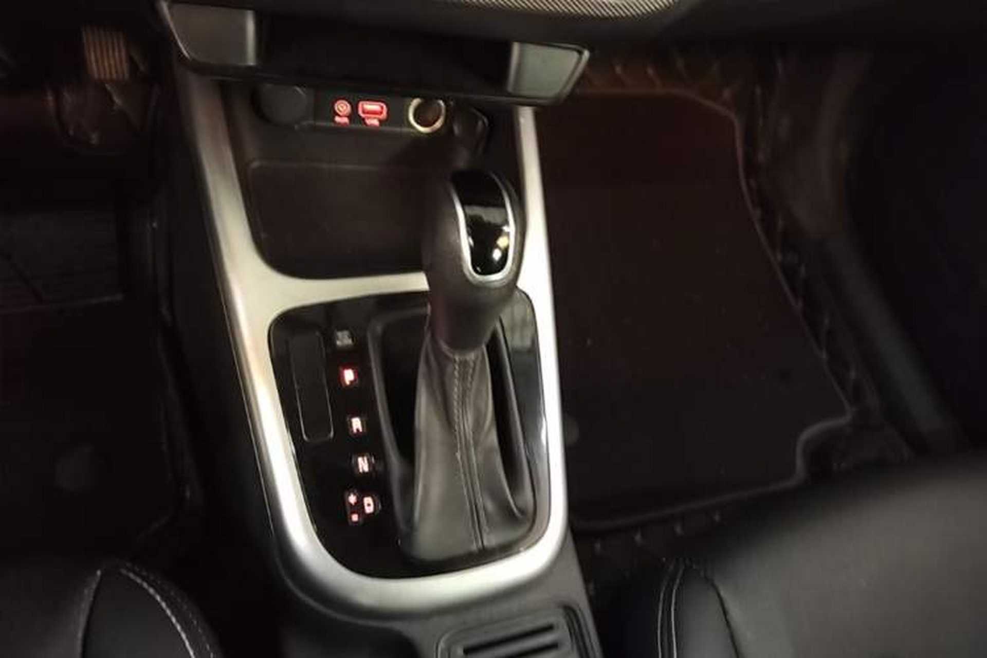 Used Kia KX3 2017 1.6L Automatic Aoya Version Gear Lever