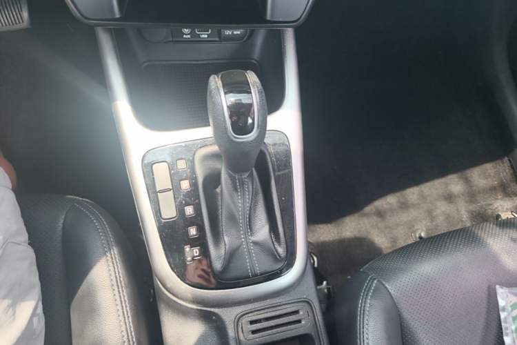 Used Kia KX3 2017 1.6L Automatic Aoya Version Gear Lever