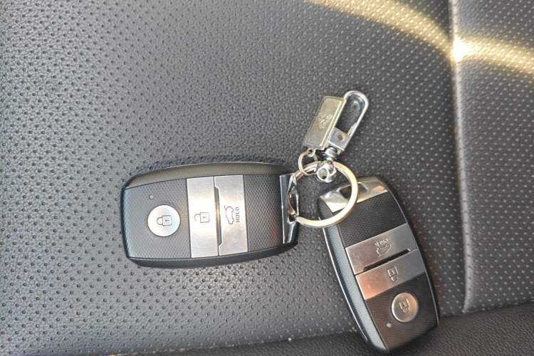 Used Kia KX3 2017 1.6L Automatic Aoya Version Interior 1