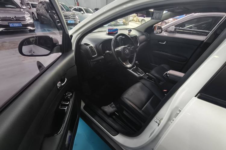 Used Kia KX3 2017 1.6L Automatic Aoya 15th Anniversary Special Edition Interior 2