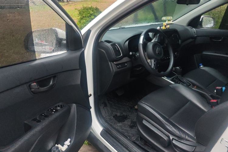 Used Kia KX3 2017 1.6L Automatic Aoya Version Interior 3
