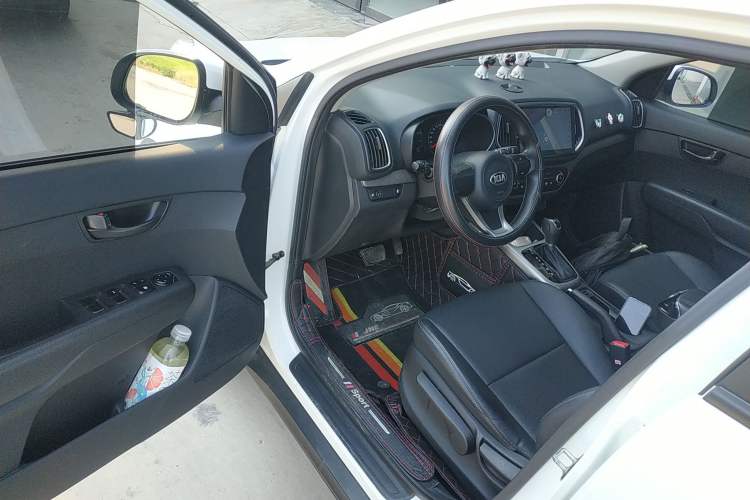 Used Kia KX3 2017 1.6L Automatic Aoya Version Interior 3