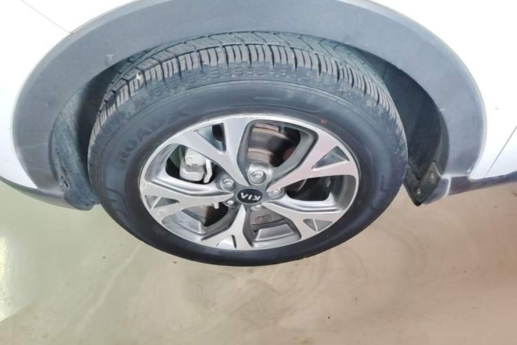 Used Kia KX3 2017 1.6L Automatic Aozun Edition Left Front Wheel Hub