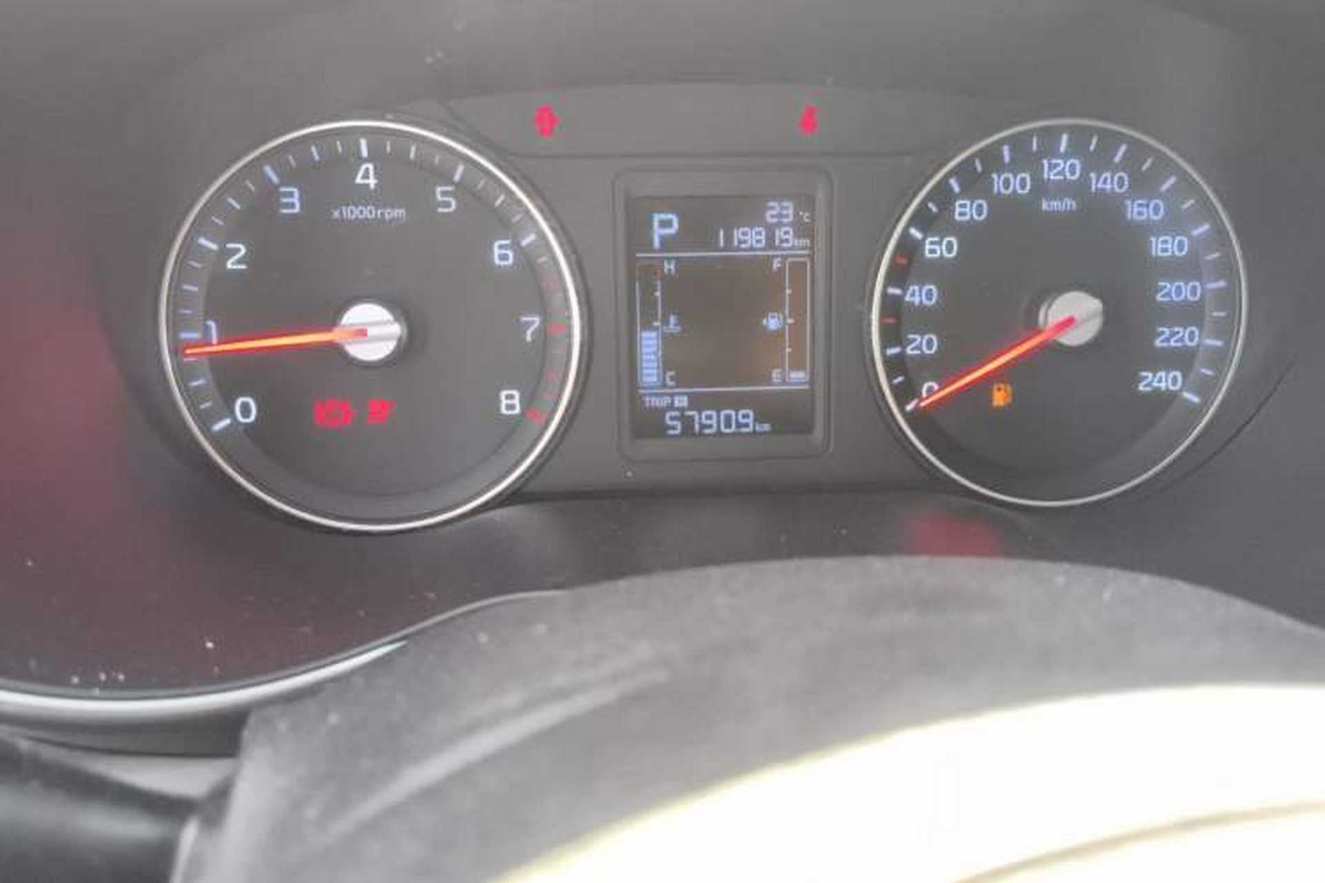 Used Kia KX3 2017 1.6L Automatic Aoya Version Odometer Close Up
