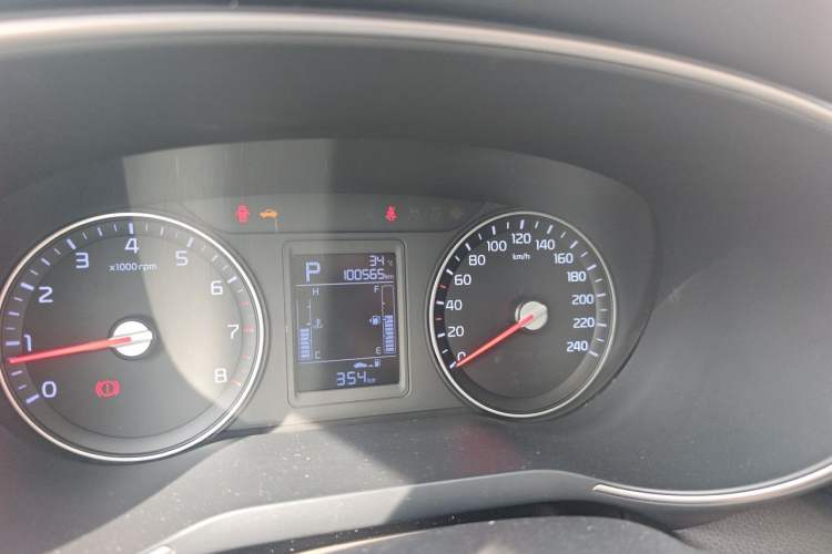Used Kia KX3 2017 1.6L Automatic Aofeng Edition Odometer Close Up