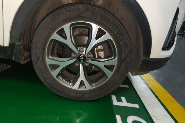 Used Kia KX3 2017 1.6L Automatic Aoya Version Right Front Wheel Hub