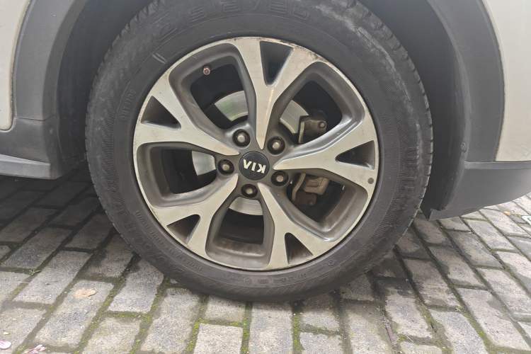 Used Kia KX3 2017 1.6L Automatic Aozun Edition Right Front Wheel Hub