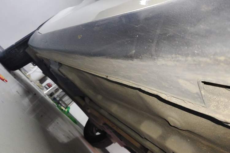 Used Kia KX3 2017 1.6L Automatic Aozun Edition Right Side Sill