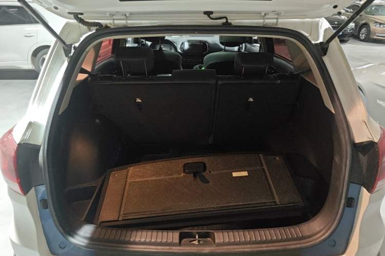 Used Kia KX3 2017 1.6L Automatic Aoya Version Trunk