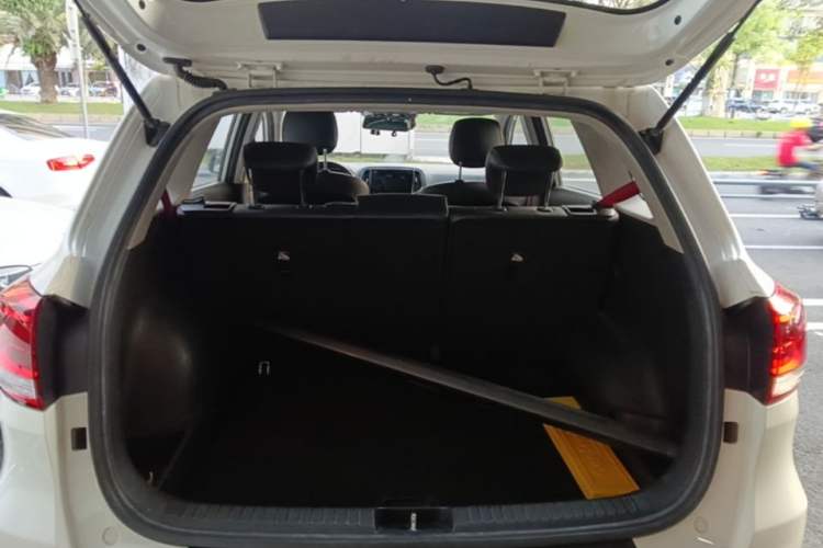 Used Kia KX3 2017 1.6T Automatic Aoya Edition Trunk