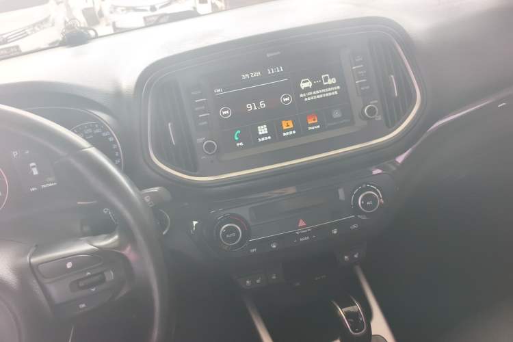 Used Kia KX3 2019 1.6L Automatic Fashion Sunroof Edition Audio And AC Panel