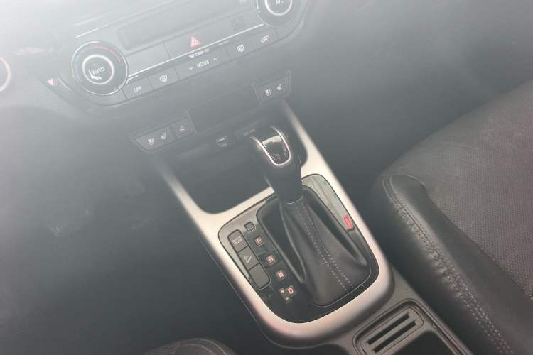 Used Kia KX3 2019 1.6L Automatic Fashion Sunroof Edition Gear Lever