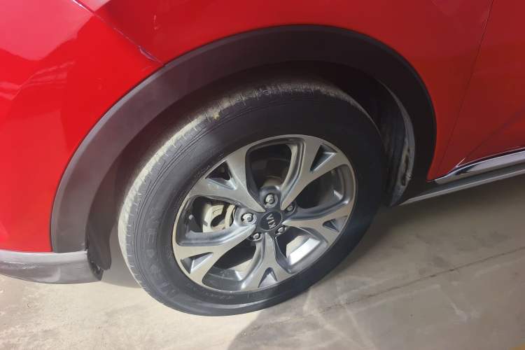 Used Kia KX3 2019 1.6L Automatic Fashion Sunroof Edition Left Front Wheel Hub