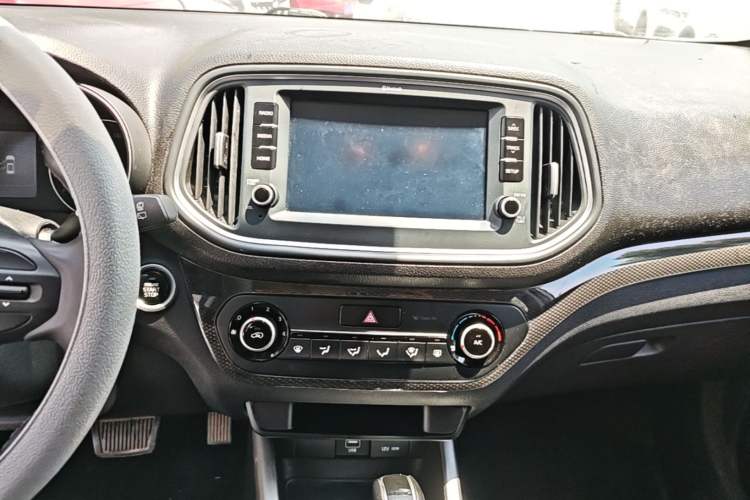 Used Kia KX3 2019 1.6L Automatic Fashion Sunroof Edition Audio And AC Panel