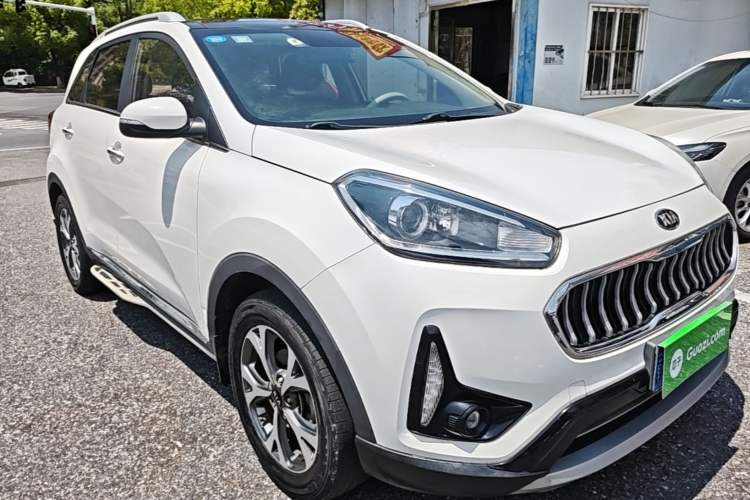 Used Kia KX3 2019 1.6L Automatic Fashion Sunroof Edition Front Right 45 Deg