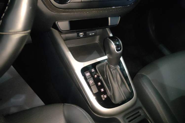 Used Kia KX3 2019 1.6L Automatic Fashion Sunroof Edition Gear Lever