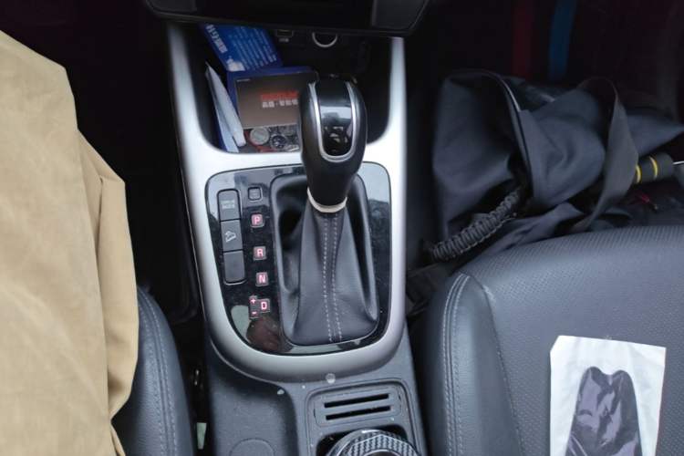 Used Kia KX3 2019 1.6L Automatic Fashion Sunroof Edition Gear Lever