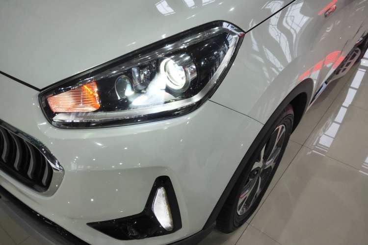 Used Kia KX3 2019 1.6L Automatic Fashion Sunroof Edition Left Front Headlight