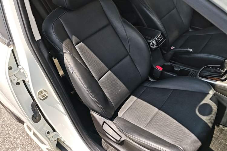 Used Kia KX3 2019 1.6L Automatic Fashion Sunroof Edition Right Front Seat