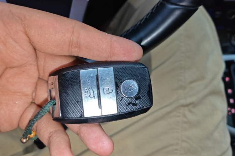 Used Kia KX3 2019 1.6L Automatic Fashion Sunroof Edition Vehicle Key