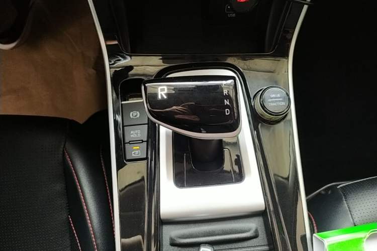 Used Kia KX3 2020 1.5L CVT Smart Edition Gear Lever