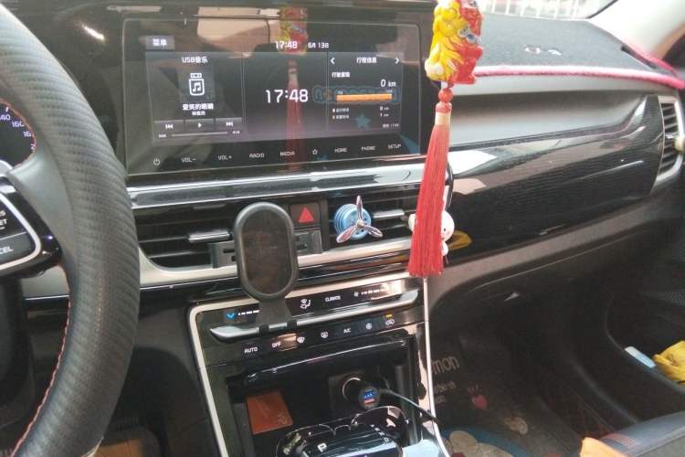 Used Kia KX3 2020 1.5L CVT Trend Edition Audio And AC Panel