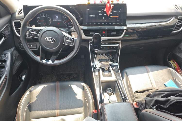 Used Kia KX3 2020 1.5L CVT Trend Edition Center Console