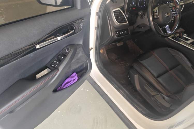 Used Kia KX3 2020 1.5L CVT Trend Edition Driver Seat