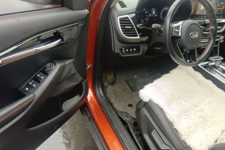 Used Kia KX3 2020 1.5L CVT Trend Edition Driver Seat