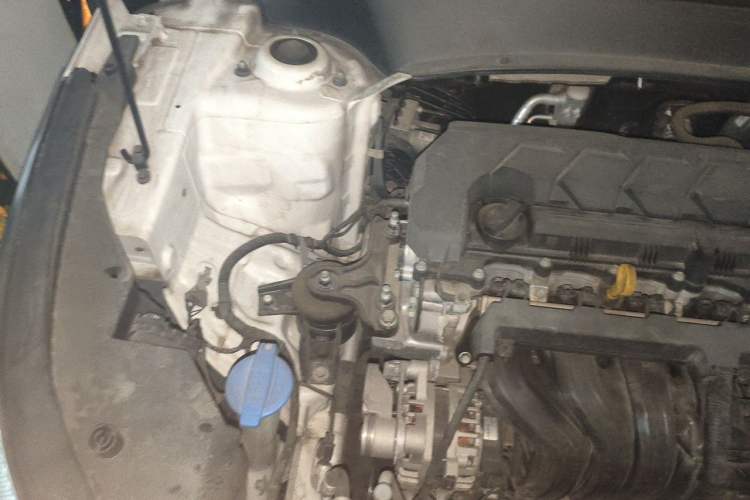 Used Kia KX3 2020 1.5L CVT Trend Edition Engine Bay Right