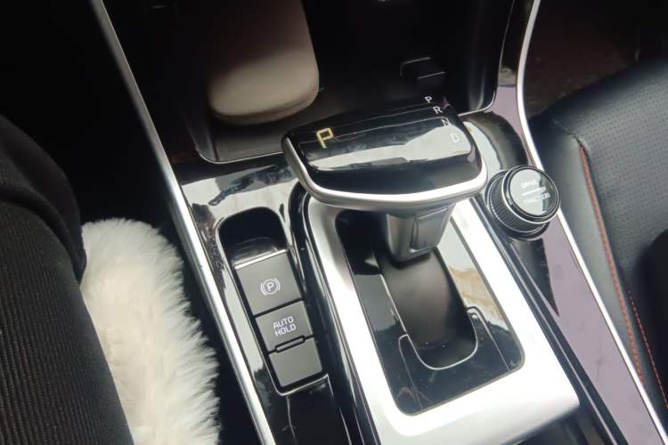Used Kia KX3 2020 1.5L CVT Trend Edition Gear Lever