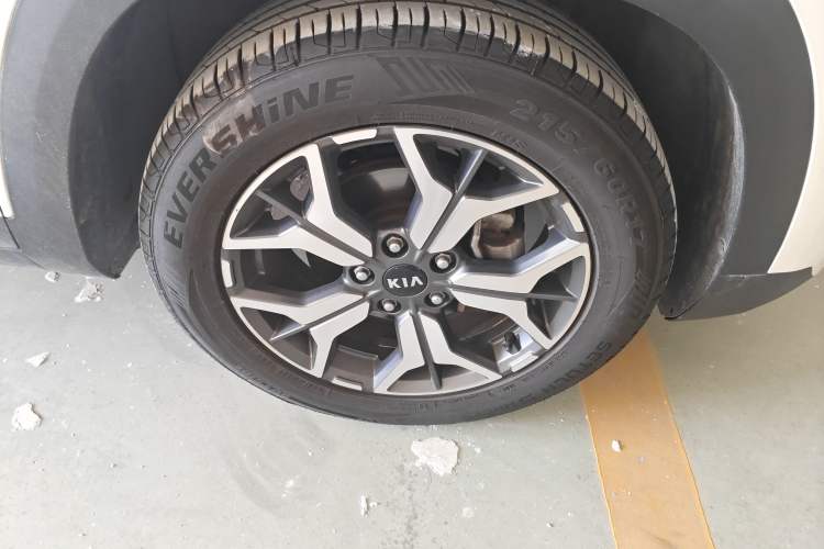 Used Kia KX3 2020 1.5L CVT Trend Edition Right Front Wheel Hub
