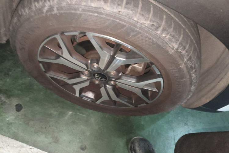 Used Kia KX3 2020 1.5L CVT Trend Edition Right Front Wheel Hub