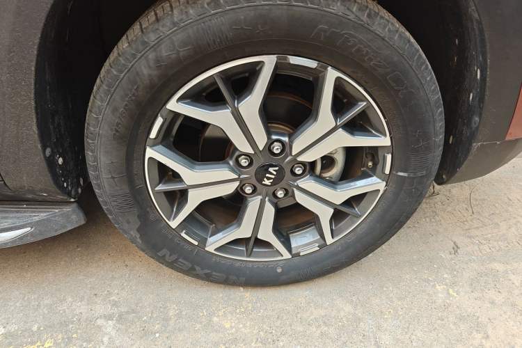 Used Kia KX3 2020 1.5L CVT Trend Edition Right Front Wheel Hub