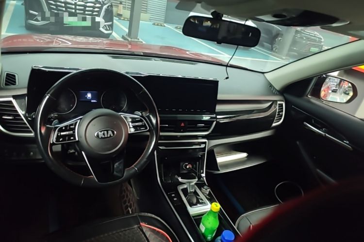 Used Kia KX3 2020 1.5L CVT Trend Edition Center Console