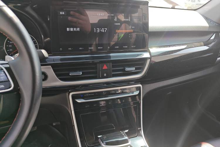 Used Kia KX3 2020 1.5L CVT Smart Edition Audio And AC Panel