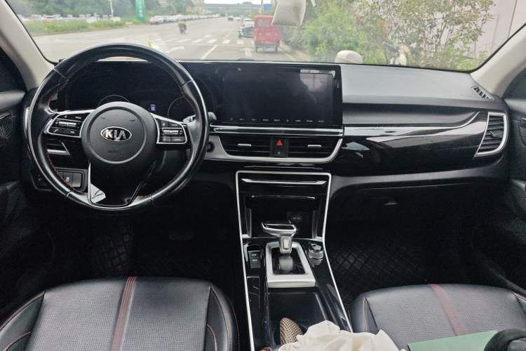 Used Kia KX3 2020 1.5L CVT Trend Edition Center Console