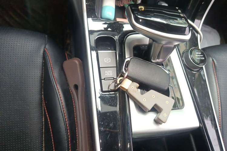 Used Kia KX3 2020 1.5L CVT Trend Edition Gear Lever