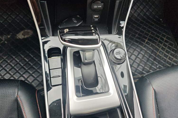 Used Kia KX3 2020 1.5L CVT Trend Edition Gear Lever