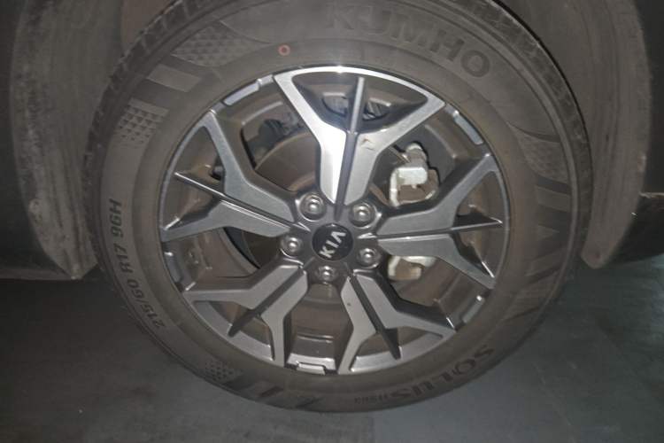 Used Kia KX3 2020 1.5L CVT Trend Edition Right Front Wheel Hub