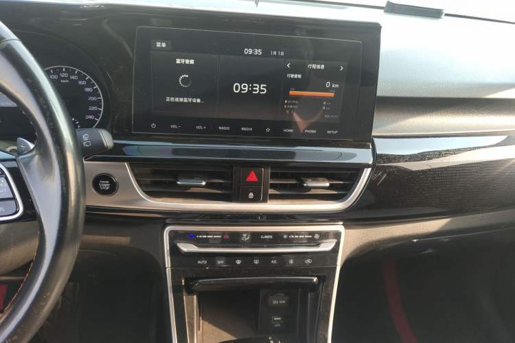 Used Kia KX3 2020 1.5L CVT Trend Edition Audio And AC Panel