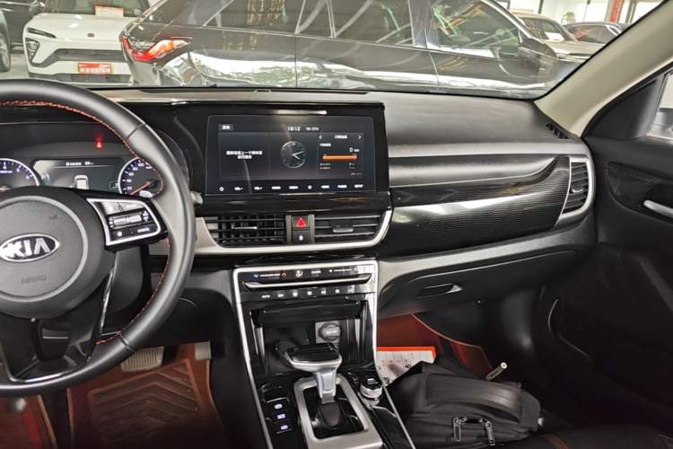 Used Kia KX3 2020 1.5L CVT Smart Edition Audio And AC Panel