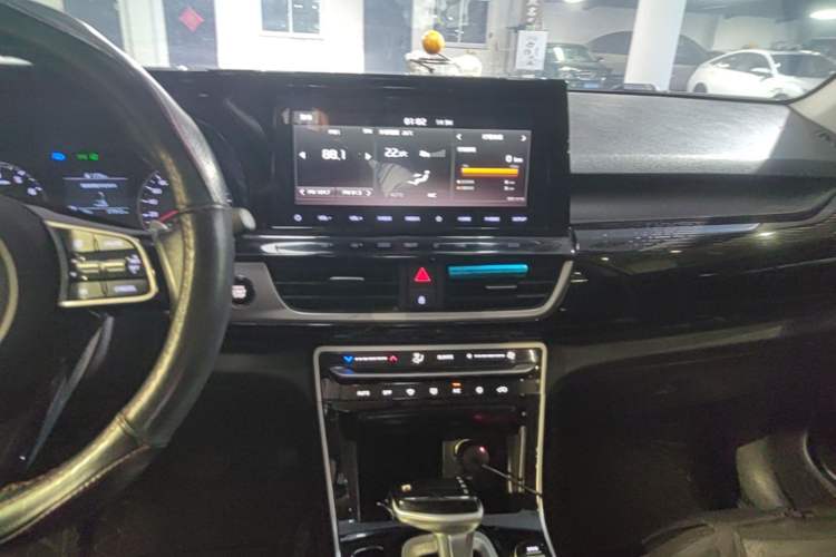 Used Kia KX3 2020 1.5L CVT Trend Edition Audio And AC Panel