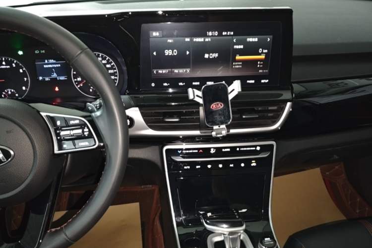 Used Kia KX3 2020 1.5L CVT Trend Edition Audio And AC Panel