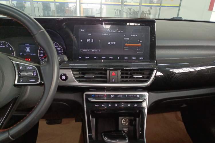 Used Kia KX3 2020 1.5L CVT Trend Edition Audio And AC Panel