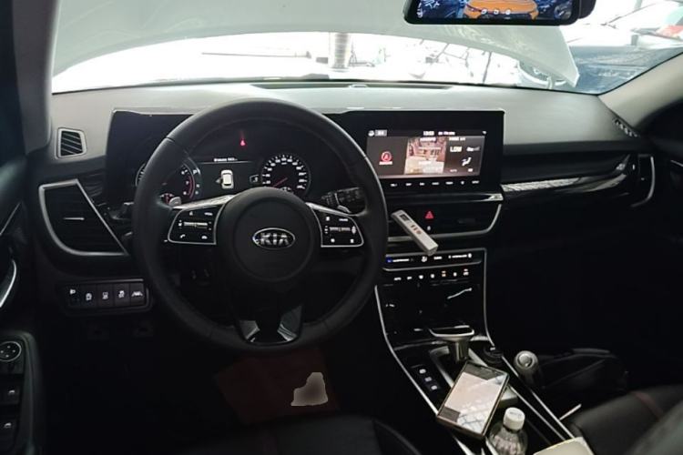 Used Kia KX3 2020 1.5L CVT Smart Edition Center Console