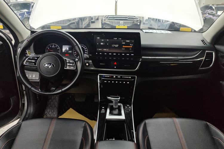 Used Kia KX3 2020 1.5L CVT Trend Edition Center Console