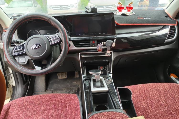 Used Kia KX3 2020 1.5L CVT Smart Edition Center Console